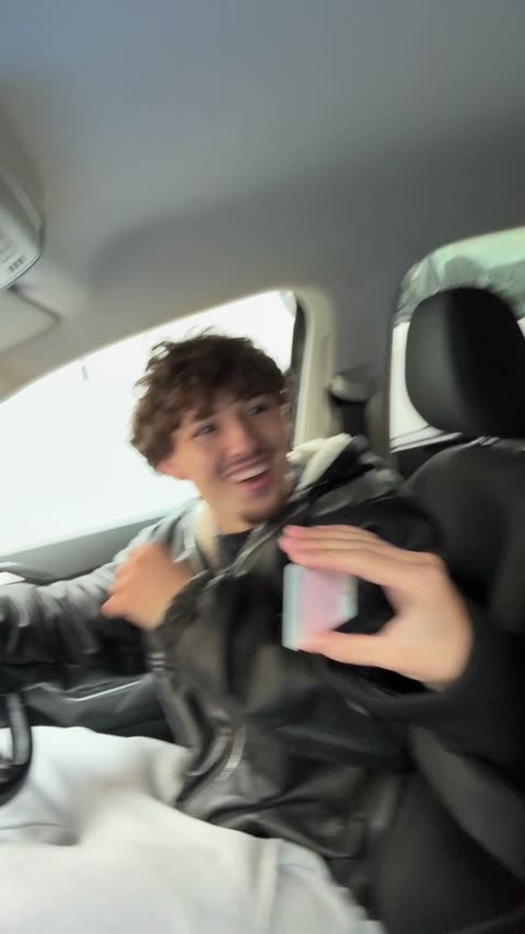 Das erste Bild des TikTok-Videos von Parmis